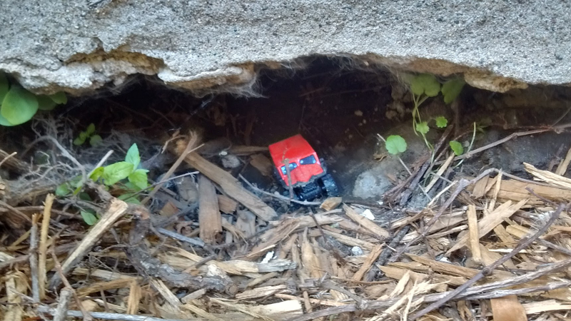 Illustration for article titled ORAT - Matchbox GHE-O goes spelunking